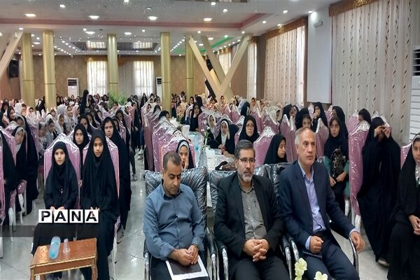 مراسم تجلیل وتقدیر از برگزیدگان مسابقات قرآن، عترت و نماز و فرهنگی هنری دانش‌آموزان دختر مقطع ابتدایی کاشمر