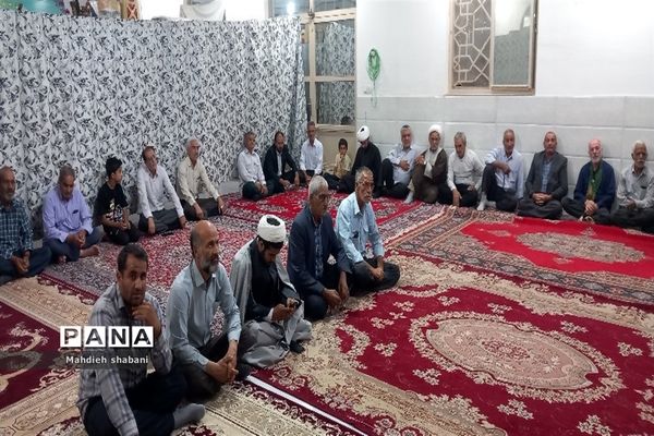 نشست با روحانیون و مداحان ومسئولان هیات مذهبی در امامزاده سید محمد(ع) در کاشمر