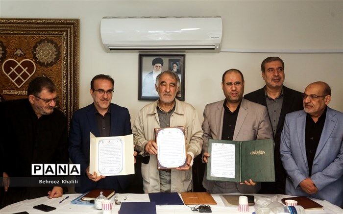 کارهای بزرگ را باید از مدارس شروع کرد