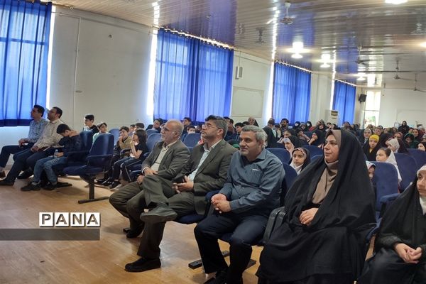 آیین تجلیل از منتخبین مسابقات قرآن، عترت و نماز در قائمشهر