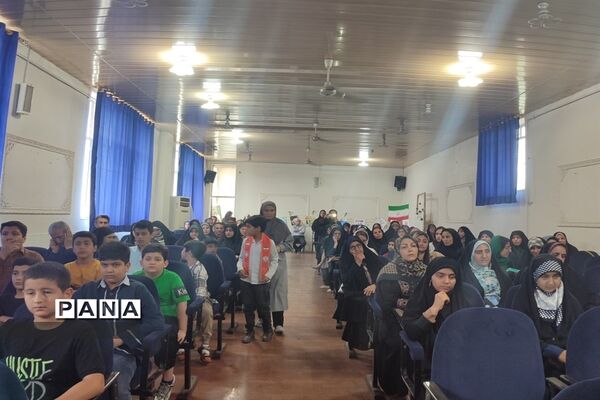 آیین تجلیل از منتخبین مسابقات قرآن، عترت و نماز در قائمشهر