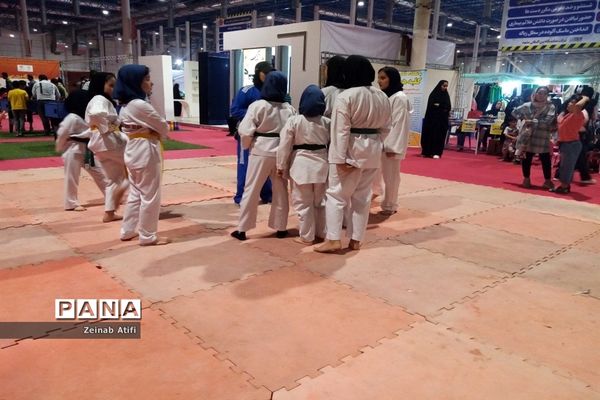 حضور پرشور دانش‌آموزان و بانوان فرهنگی در رویداد سما