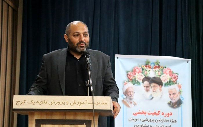 منطق و عشق دو عنصر آشکار نهضت عاشورا است