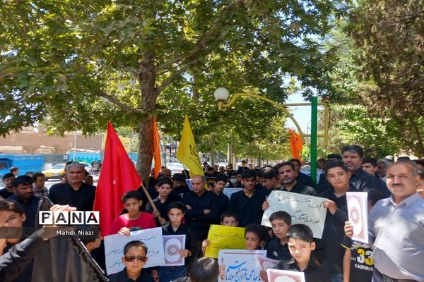 اجتماع دانش‌آموزی عاشقان قرآن در کاشمر