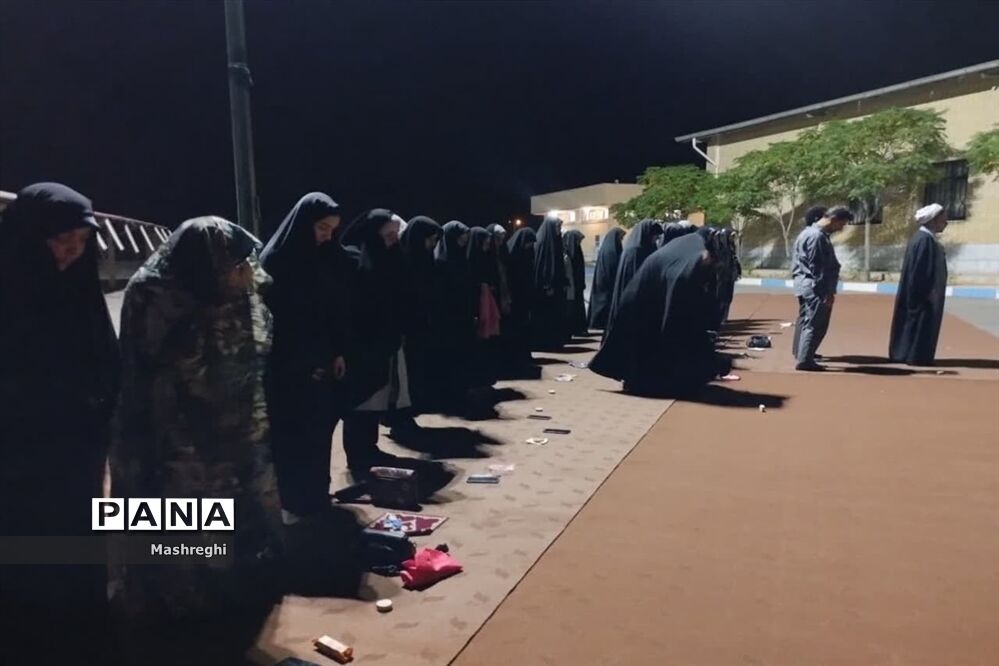 حضور دانش‌آموزان سمپاد و نمونه دولتی در برنامه مانور رزم شبانه