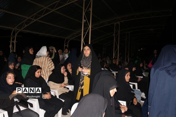 حضور دانش‌آموزان سمپاد و نمونه دولتی در برنامه مانور رزم شبانه