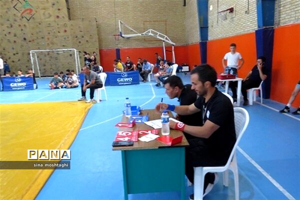 مرحله فینال رقابت‌های کشتی آزاد و فرنگی دانش‌آموزان خراسان شمالی