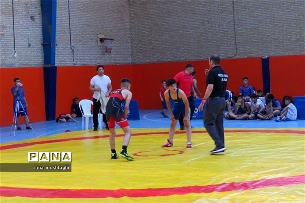 مرحله فینال رقابت‌های کشتی آزاد و فرنگی دانش‌آموزان خراسان شمالی
