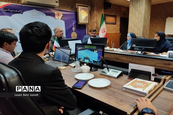 ‌دیدار جمعی از دانش‌آموزان نواحی چهارگانه شیراز با مدیرکل آموزش و پرورش استان فارس