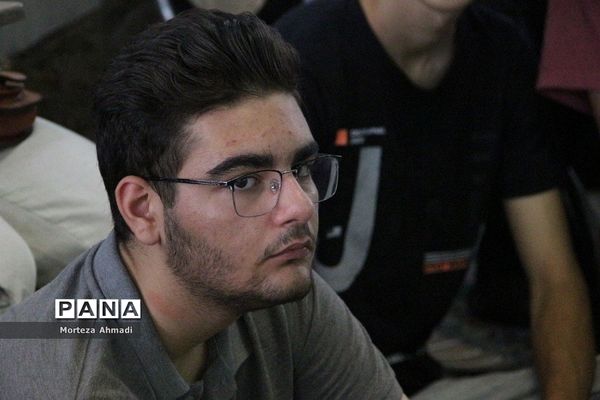 همایش هدایت تحصیلی با محوریت طراحی مسیر زندگی در مدرسه نور ولایت