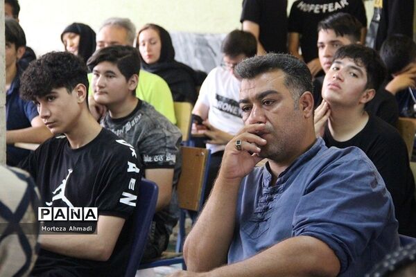 همایش هدایت تحصیلی با محوریت طراحی مسیر زندگی در مدرسه نور ولایت