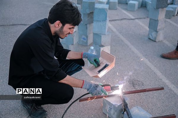 برگزاری مسابقه نجات تخم مرغ در جشنواره تابستانه دانش‌آموزی ابرکوه