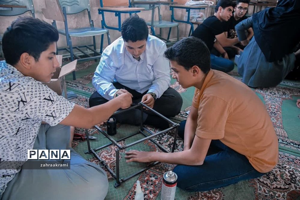 برگزاری مسابقه نجات تخم مرغ در جشنواره تابستانه دانش‌آموزی ابرکوه