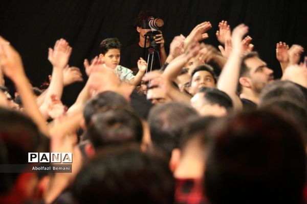 حضور خادمین نوجوان و جوان در هیات های عزاداری قم