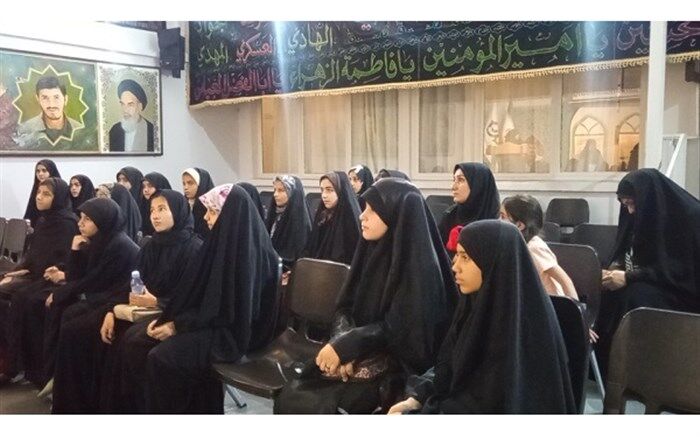رونمایی از کتاب خاطرات یک کودک شهید پنج ساله در قم