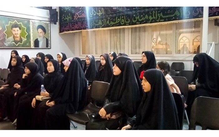 رونمایی از کتاب خاطرات یک کودک شهید پنج ساله در قم