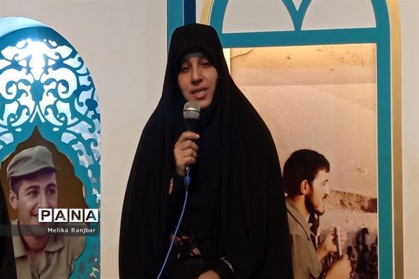 رونمایی از کتاب «از ثری تا ثریا» در قم