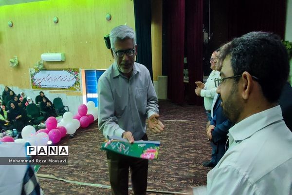 تجلیل از مربیان  و فعالان سازمان دانش آموزی منطقه شبانکاره