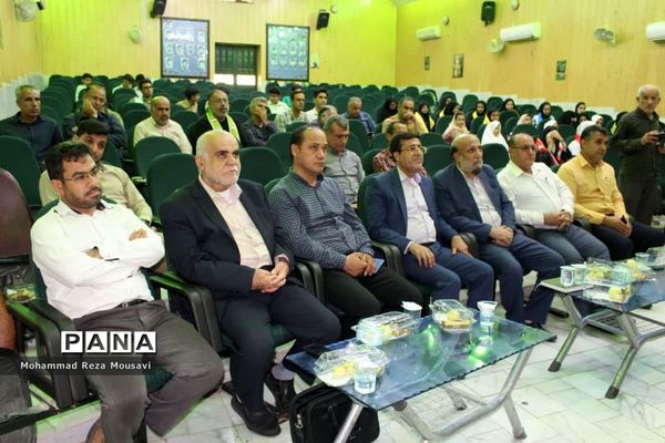 تجلیل از مربیان  و فعالان سازمان دانش آموزی منطقه شبانکاره