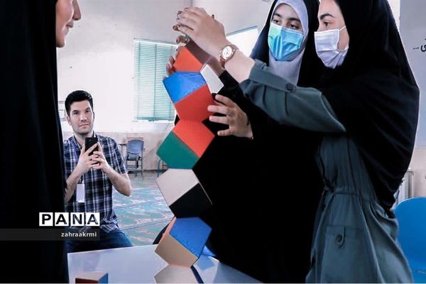 برگزاری مسابقه اوریگامی در جشنواره تابستانه دانش‌آموزی ابرکوه