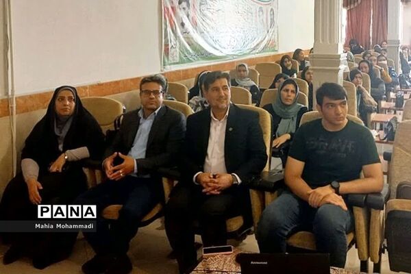 برگزاری همایش هدایت تحصیلی ویژه دانش‌آموزان پایه‌ نهم در شهرستان پیشوا