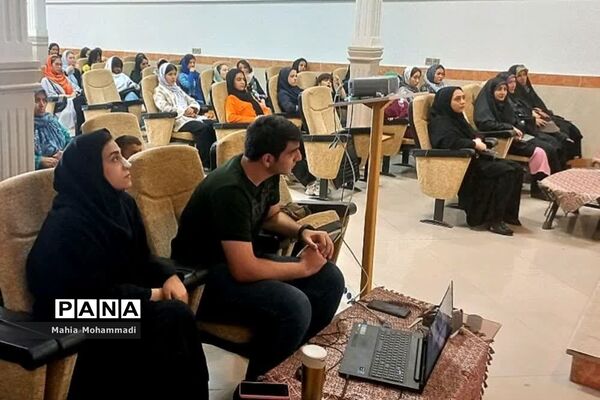 برگزاری همایش هدایت تحصیلی ویژه دانش‌آموزان پایه‌ نهم در شهرستان پیشوا