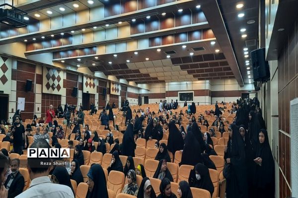 اجتماع خواهران آرمان مدافعان حریم خانواده در بوشهر