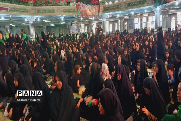 مراسم شیرخوارگان در مصلی بزرگ امام خمینی (ره) شهرکرد