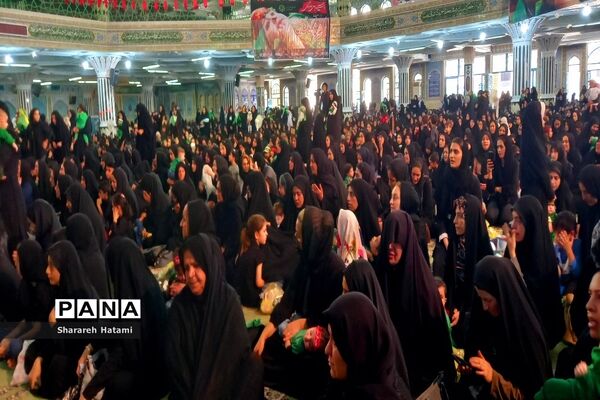 مراسم شیرخوارگان در مصلی بزرگ امام خمینی (ره) شهرکرد