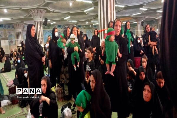 مراسم شیرخوارگان در مصلی بزرگ امام خمینی (ره) شهرکرد