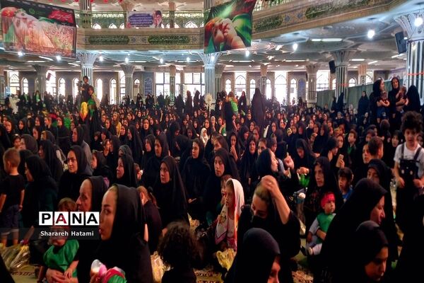 مراسم شیرخوارگان در مصلی بزرگ امام خمینی (ره) شهرکرد