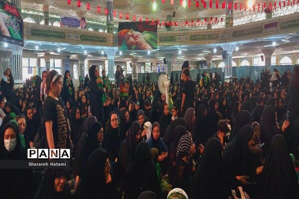 مراسم شیرخوارگان در مصلی بزرگ امام خمینی (ره) شهرکرد