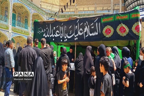 مراسم شیرخوارگان در مصلی بزرگ امام خمینی (ره) شهرکرد