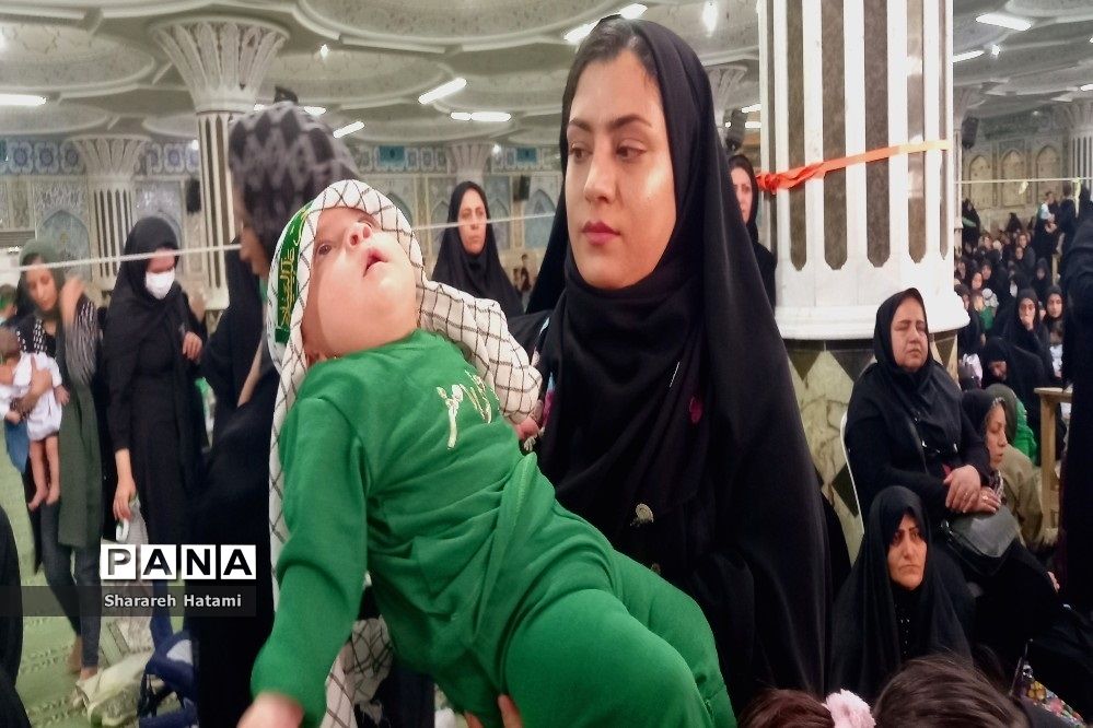 مراسم شیرخوارگان در مصلی بزرگ امام خمینی (ره) شهرکرد
