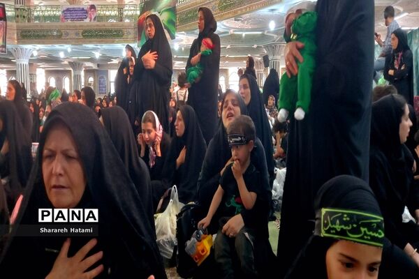مراسم شیرخوارگان در مصلی بزرگ امام خمینی (ره) شهرکرد