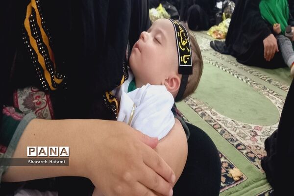 مراسم شیرخوارگان در مصلی بزرگ امام خمینی (ره) شهرکرد