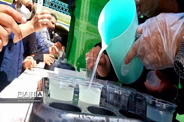 مراسم شیرخوارگان در مصلی بزرگ امام خمینی (ره) شهرکرد