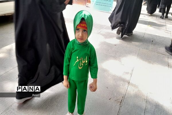 مراسم شیرخوارگان حسینی در گذر فرهنگی چهارباغ اصفهان