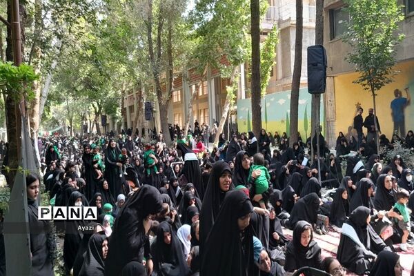 مراسم شیرخوارگان حسینی در گذر فرهنگی چهارباغ اصفهان
