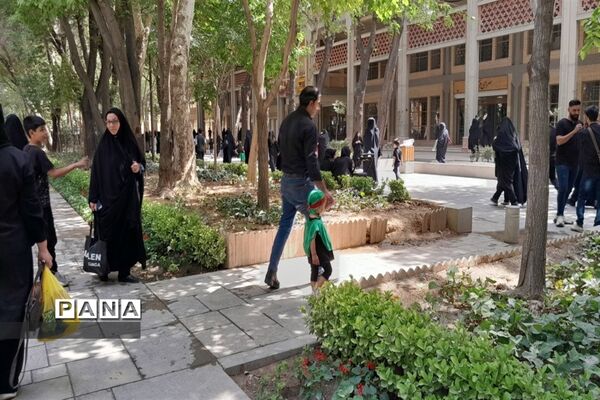 مراسم شیرخوارگان حسینی  در گذر فرهنگی چهارباغ اصفهان
