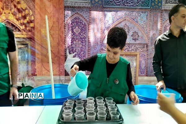 مراسم شیرخوارگان حسینی  در گذر فرهنگی چهارباغ اصفهان