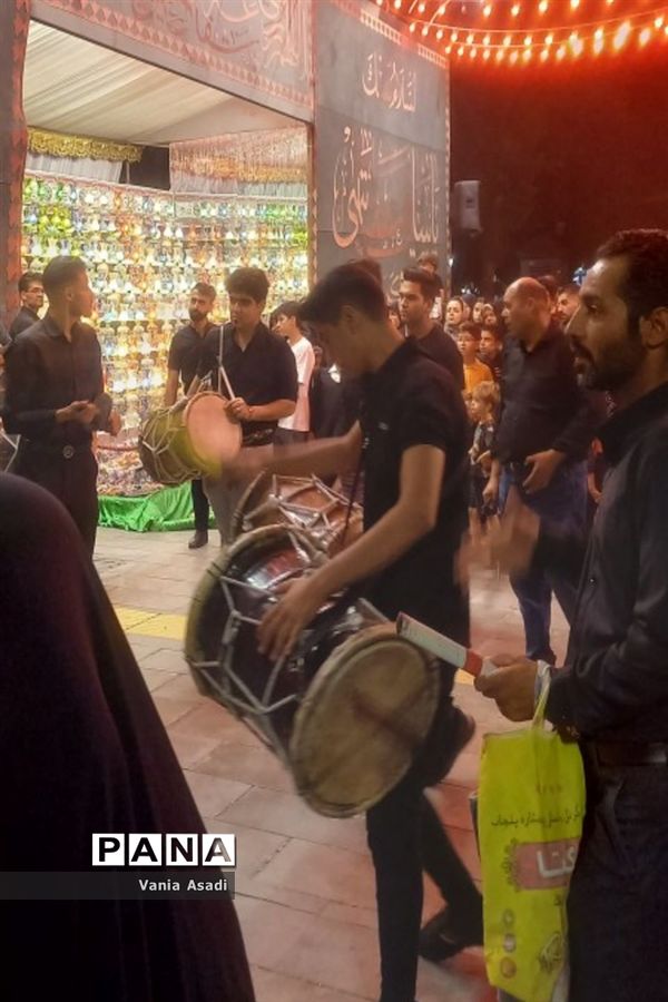 سوگواری مردم مشهد در عزای حسینی