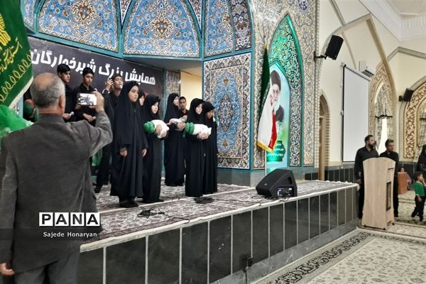 اجتماع شیرخوارگان حسینی در آرامگاه شهید مدرس (ره) کاشمر