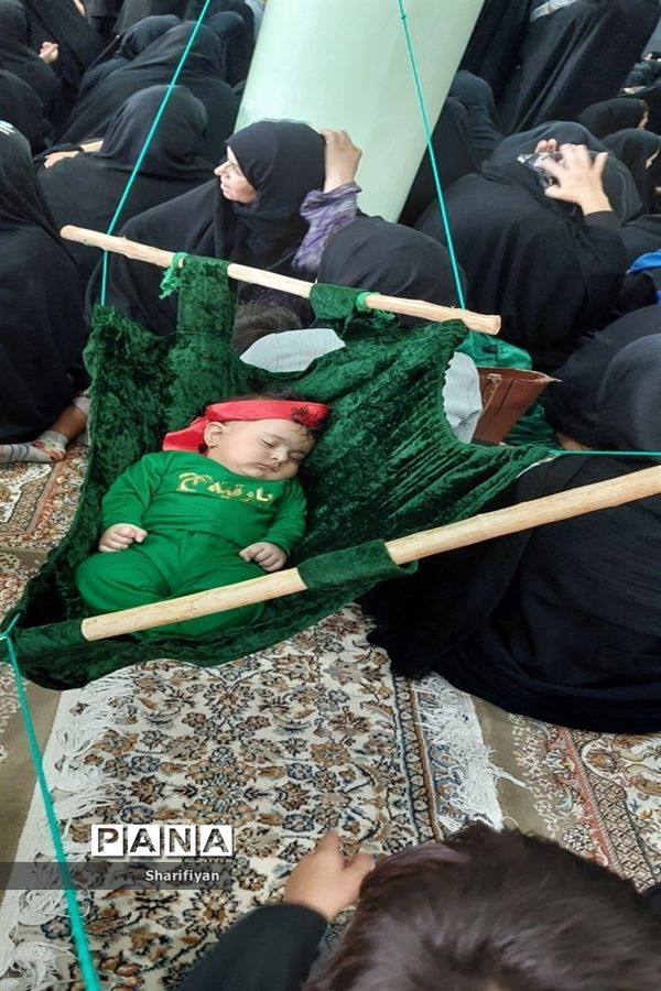 مراسم شیرخوارگان حسینی در مصلی شهر گز برخوار