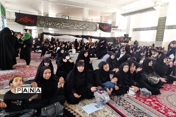 برگزاری همایش شیرخوارگان حسینی در شهرستان فریدونشهر