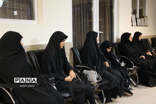 تقدیر از بانوان محجبه ورزشکار رودهن توسط امام جمعه