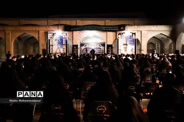 مراسم سوگواری اباعبدالله الحسین (ع) در مسجد کبود تبریز