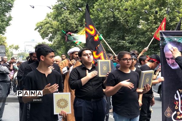 راهپیمایی دانش‌آموزان منطقه 3 در محکومیت هتک حرمت به ساحت مقدس قرآن کریم