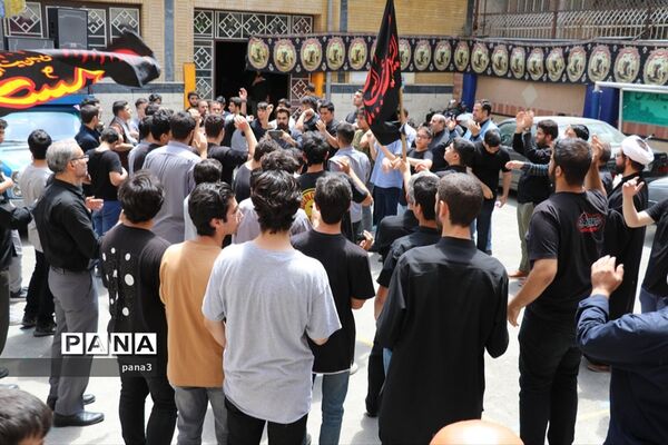 راهپیمایی دانش‌آموزان منطقه 3 در محکومیت هتک حرمت به ساحت مقدس قرآن کریم