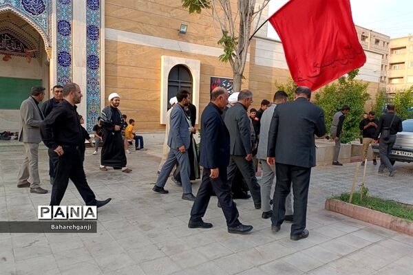 عزاداری دانش‌آموزان شیرازی در مسجد خاتم‌الانبیاء